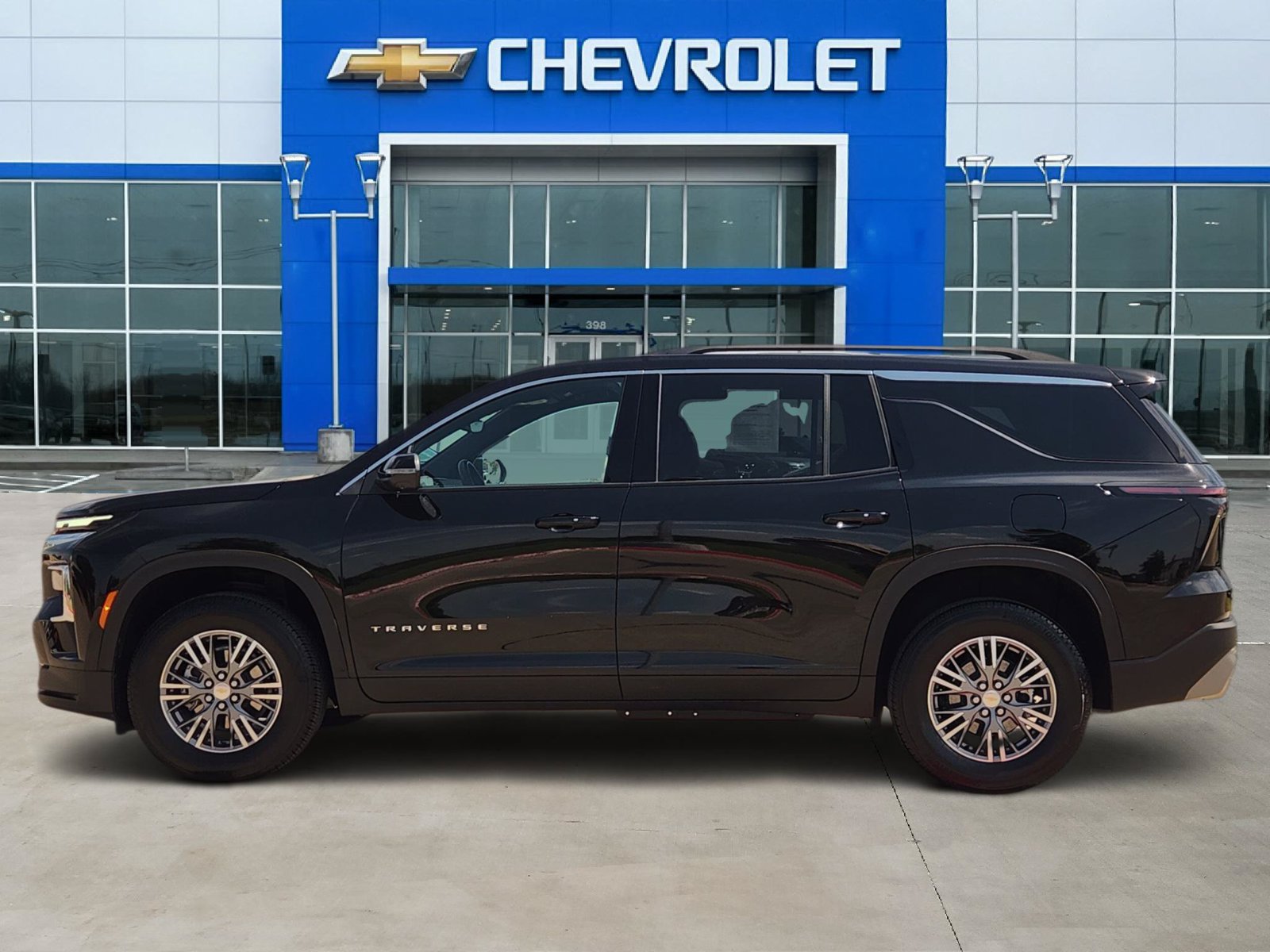 Certified 2026 Chevrolet Traverse LT w/ Driver Confidence Package FWD image 3