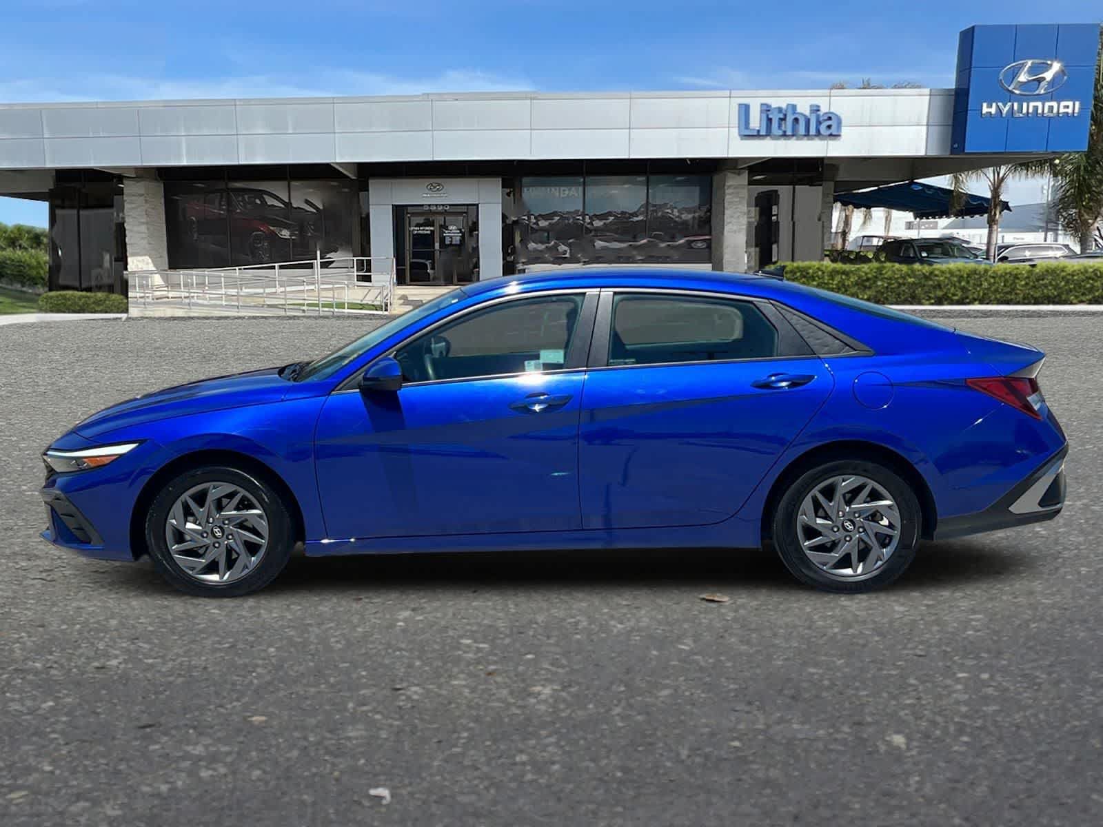 Used 2024 Hyundai Elantra SEL FWD image 6