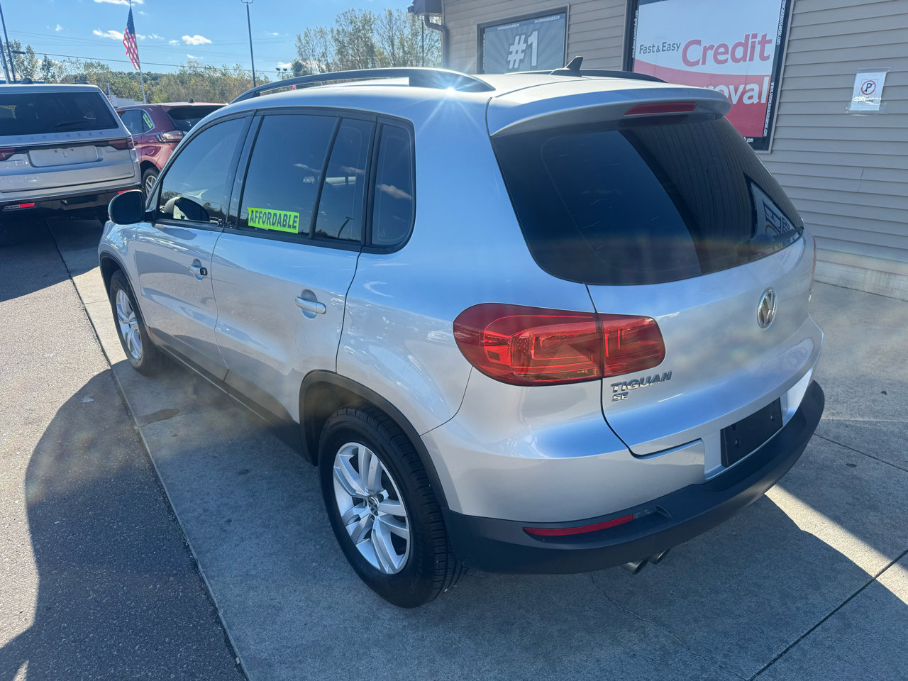 Used 2017 Volkswagen Tiguan S image 7