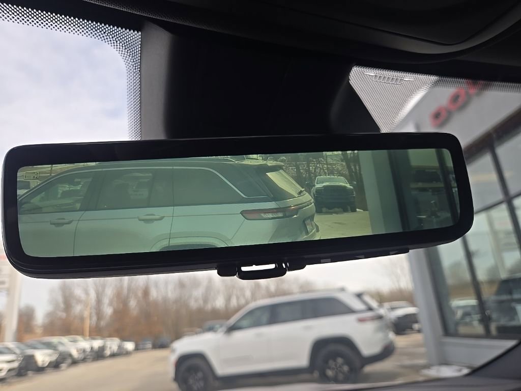 Used 2025 Jeep Grand Cherokee L Limited w/ Luxury Tech Group II image 67