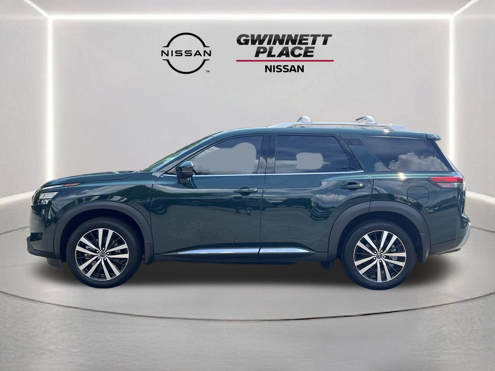 Certified 2025 Nissan Pathfinder Platinum FWD image 25