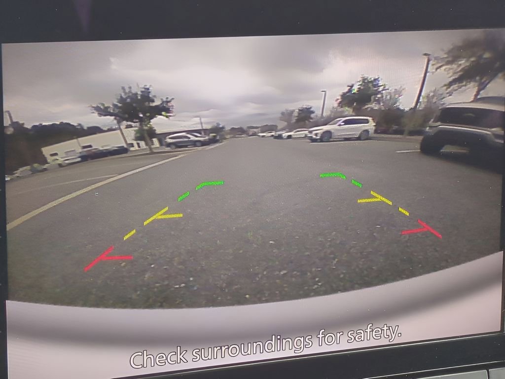 Used 2025 Nissan Pathfinder SV image 21