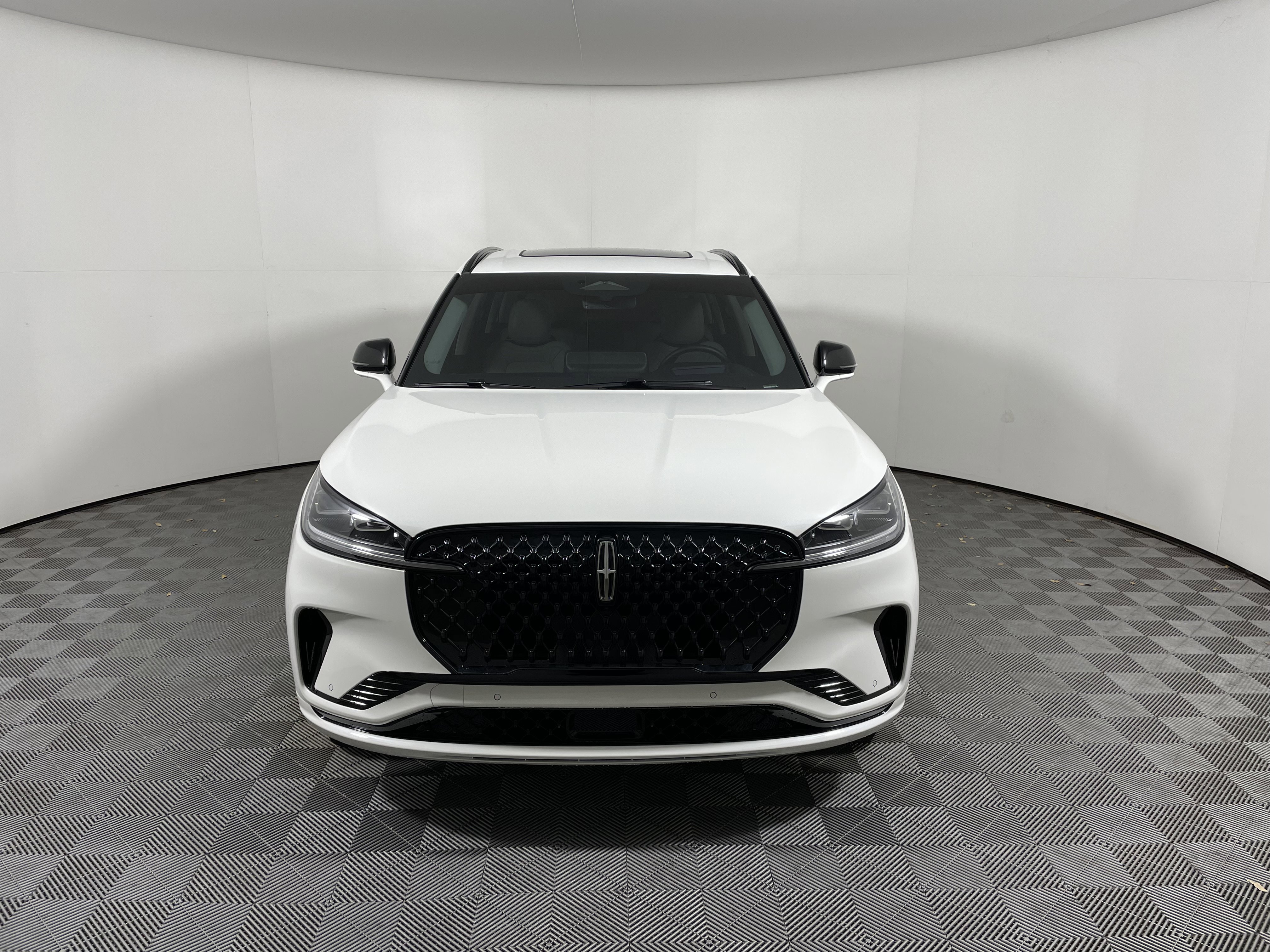 Used 2025 Lincoln Aviator Reserve w/ Luxury Package image 8