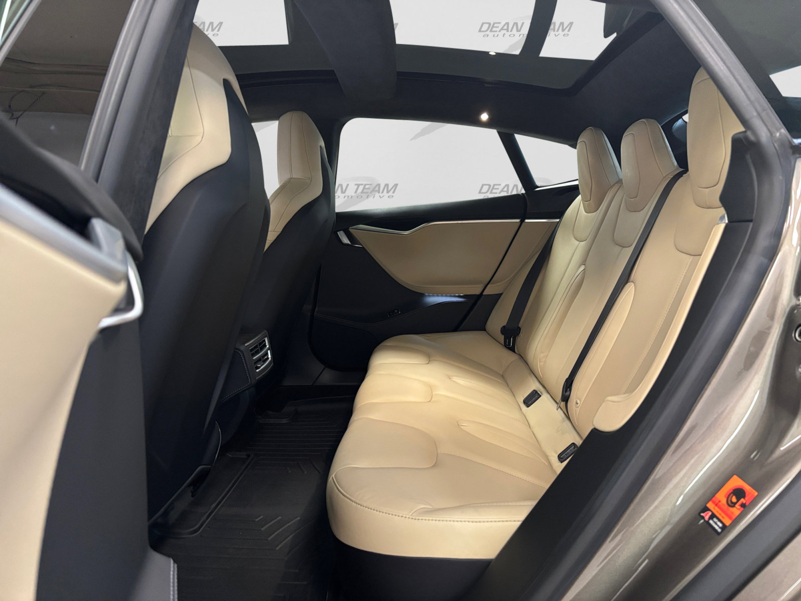 Used 2015 Tesla Model S 85 RWD image 11