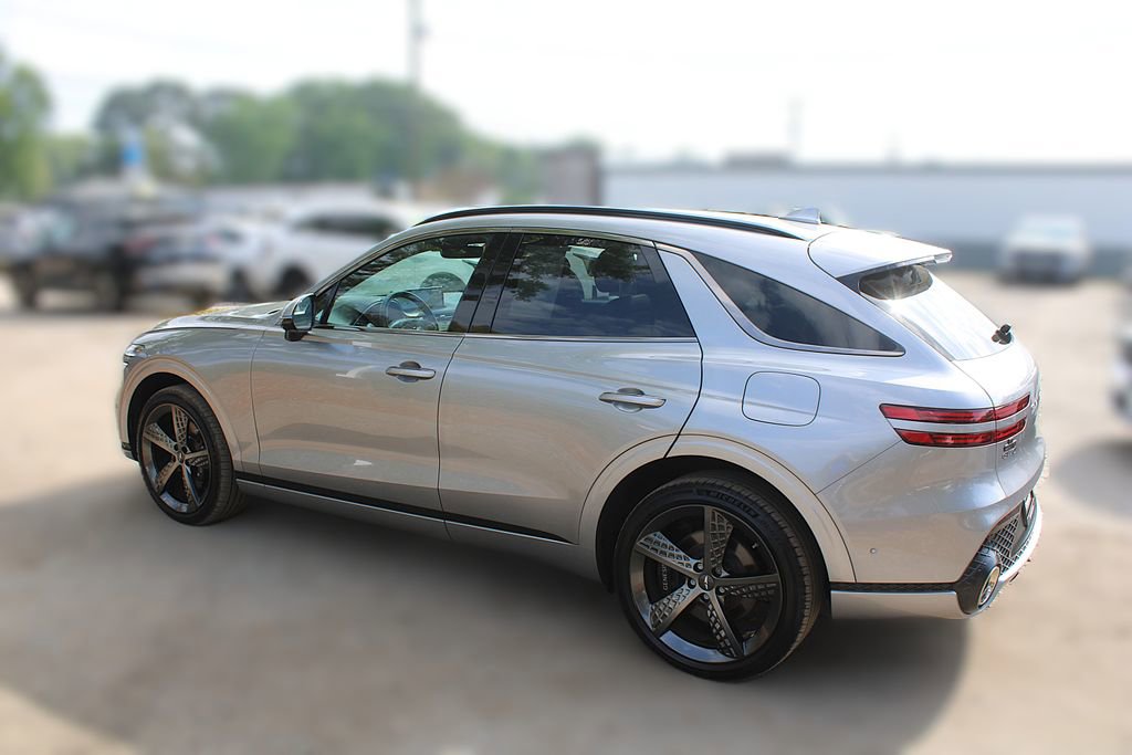 Used 2023 Genesis GV70 2.5T w/ Sport Prestige Package image 13