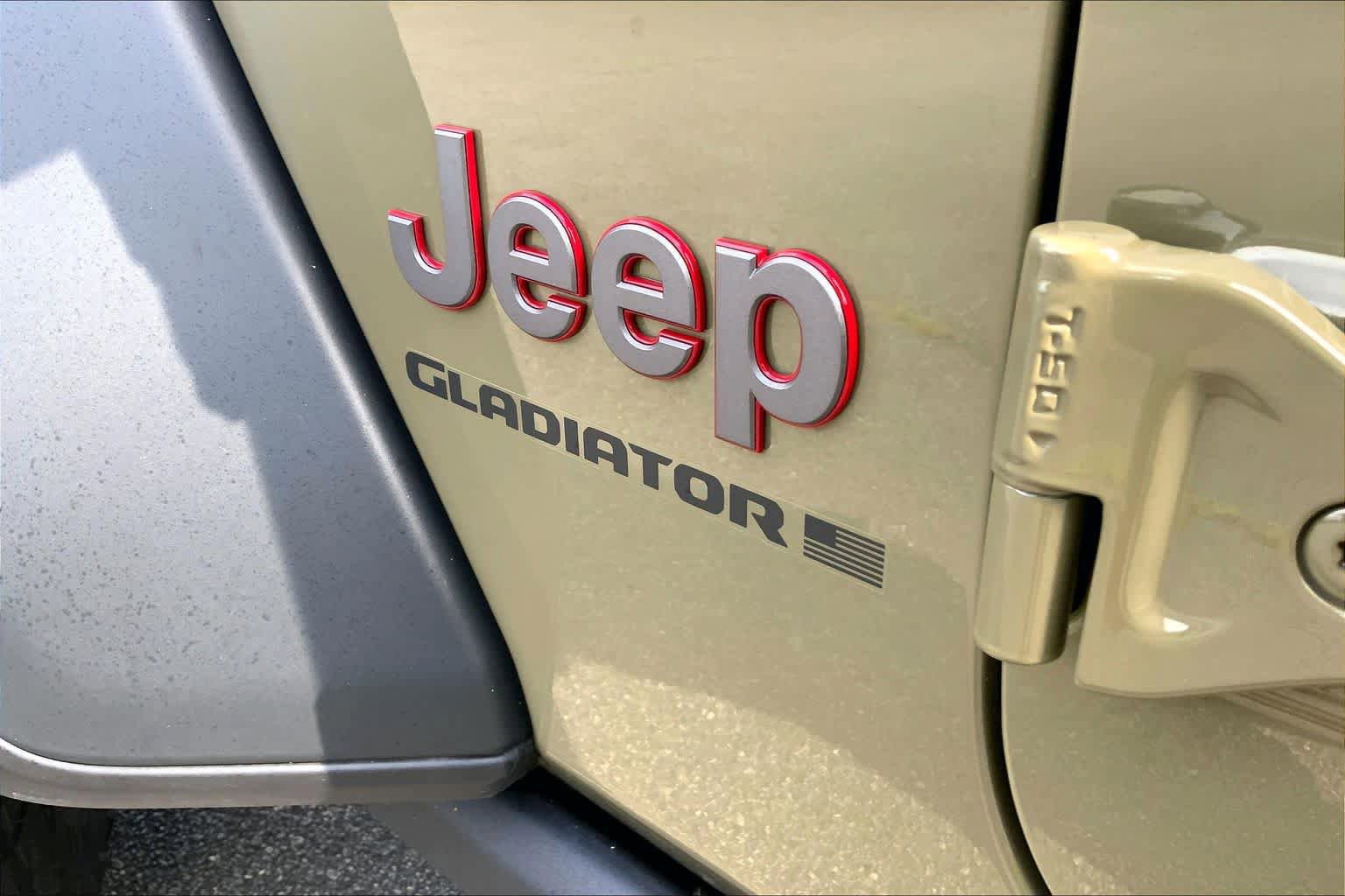 Used 2025 Jeep Gladiator Rubicon w/ Convenience Group AWD/4WD image 29