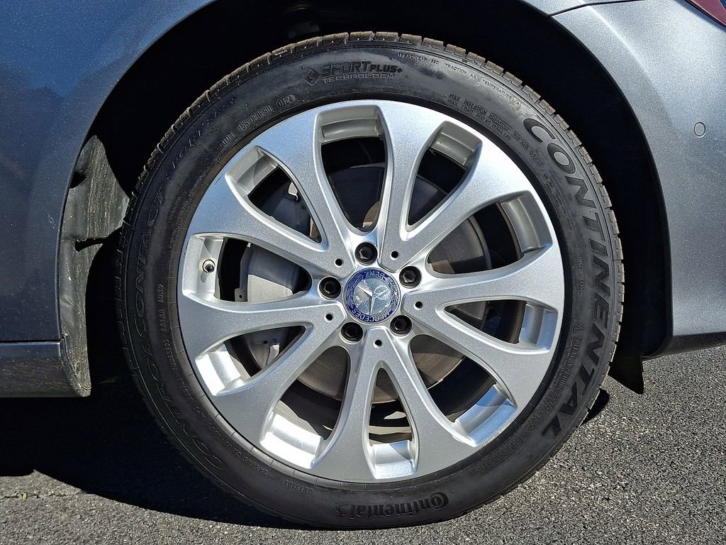 Used 2017 Mercedes-Benz E 300 4MATIC image 8