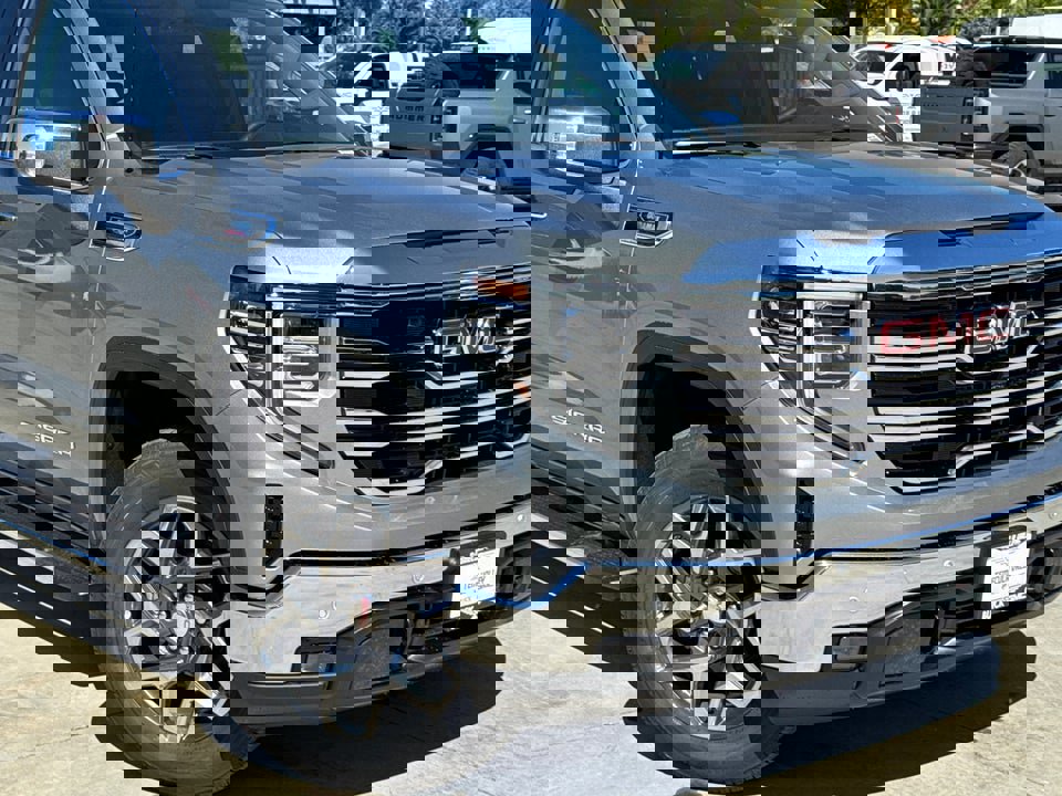 Used 2026 GMC Sierra 1500 SLT w/ SLT Premium Plus Package image 3