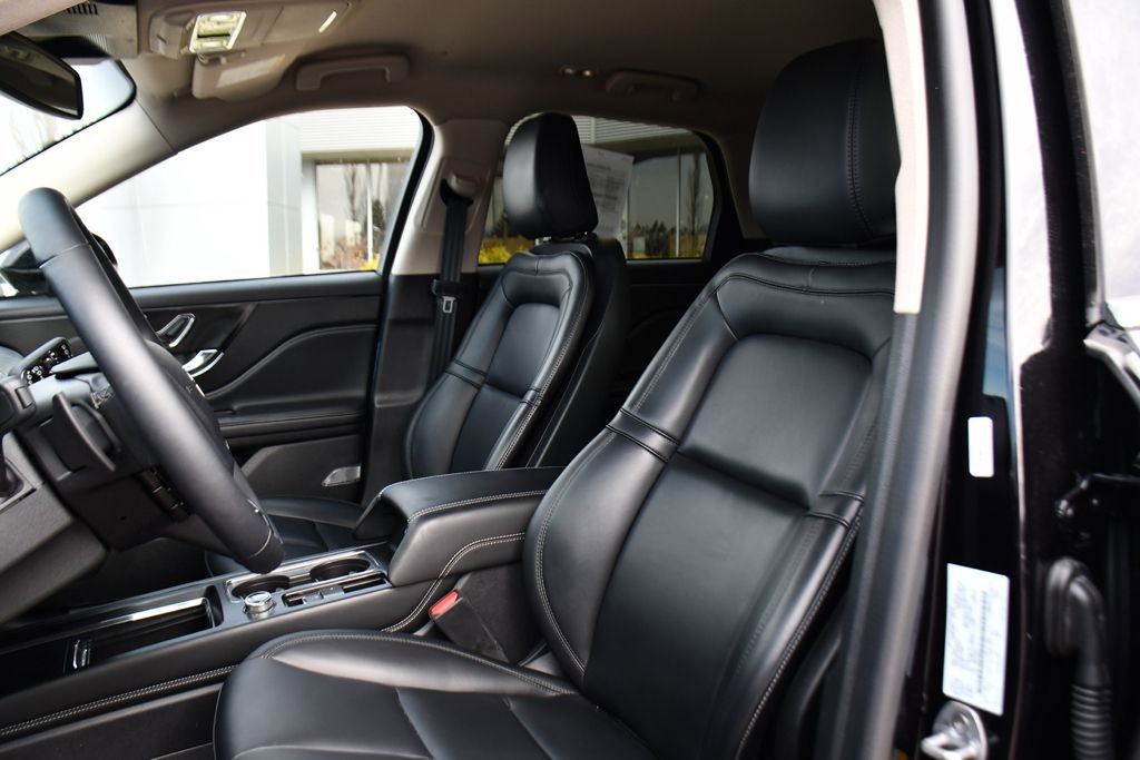 Used 2024 Lincoln Corsair Premiere image 13