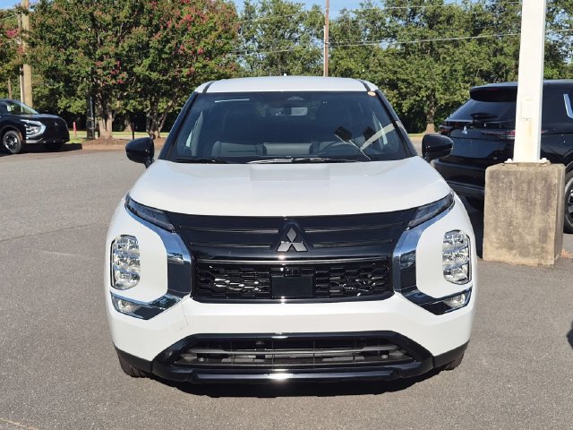 New 2026 Mitsubishi Outlander LE FWD image 8