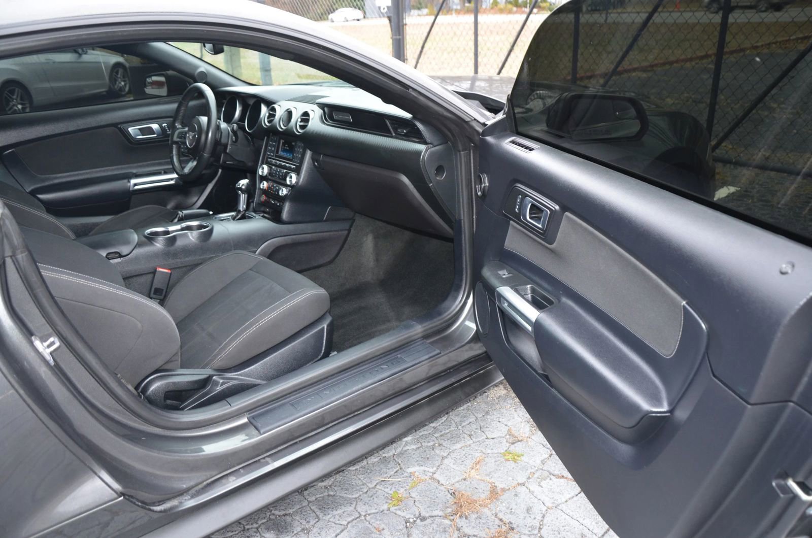 Used 2018 Ford Mustang Coupe image 30