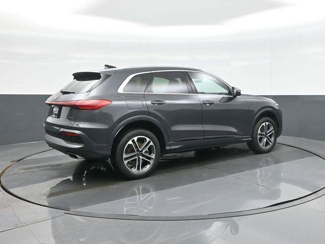 Certified 2025 Audi Q5 Premium w/ Convenience Package image 7