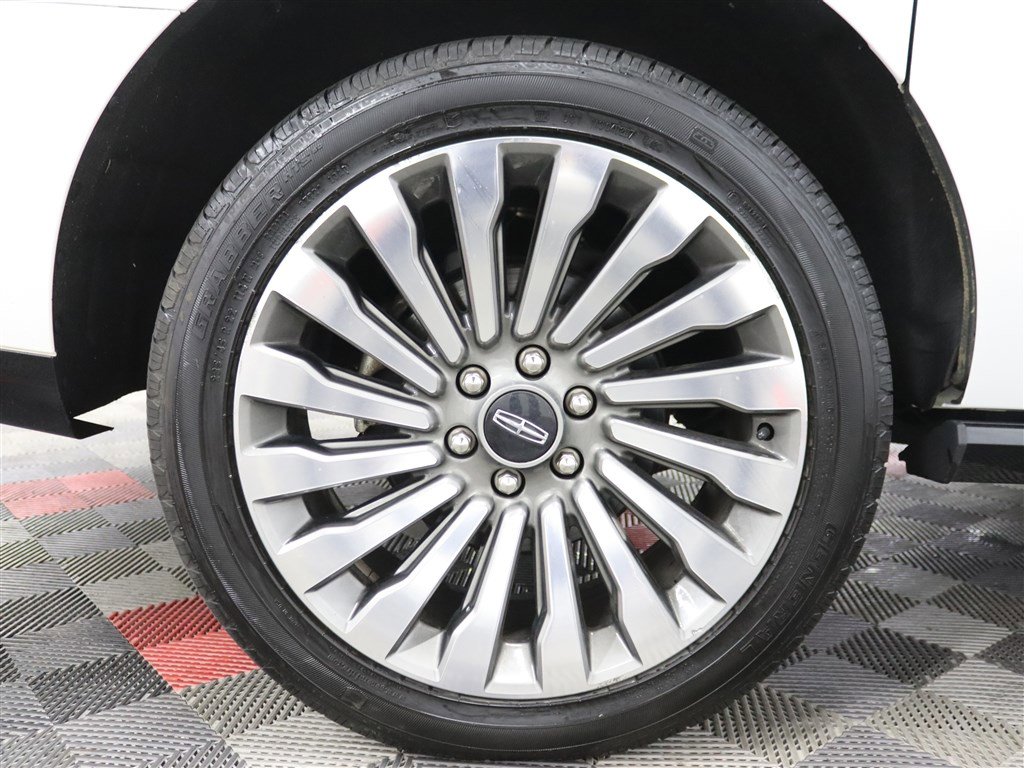 Used 2020 Lincoln Navigator L Reserve w/ Luxury Package image 39