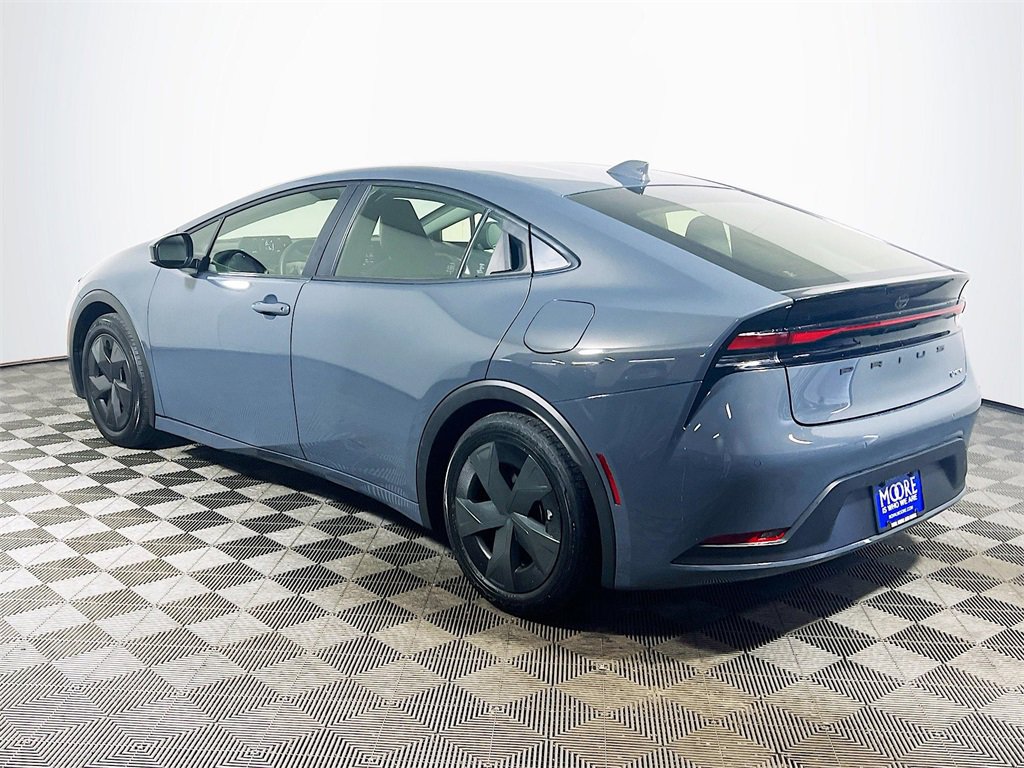 Used 2024 Toyota Prius LE image 6