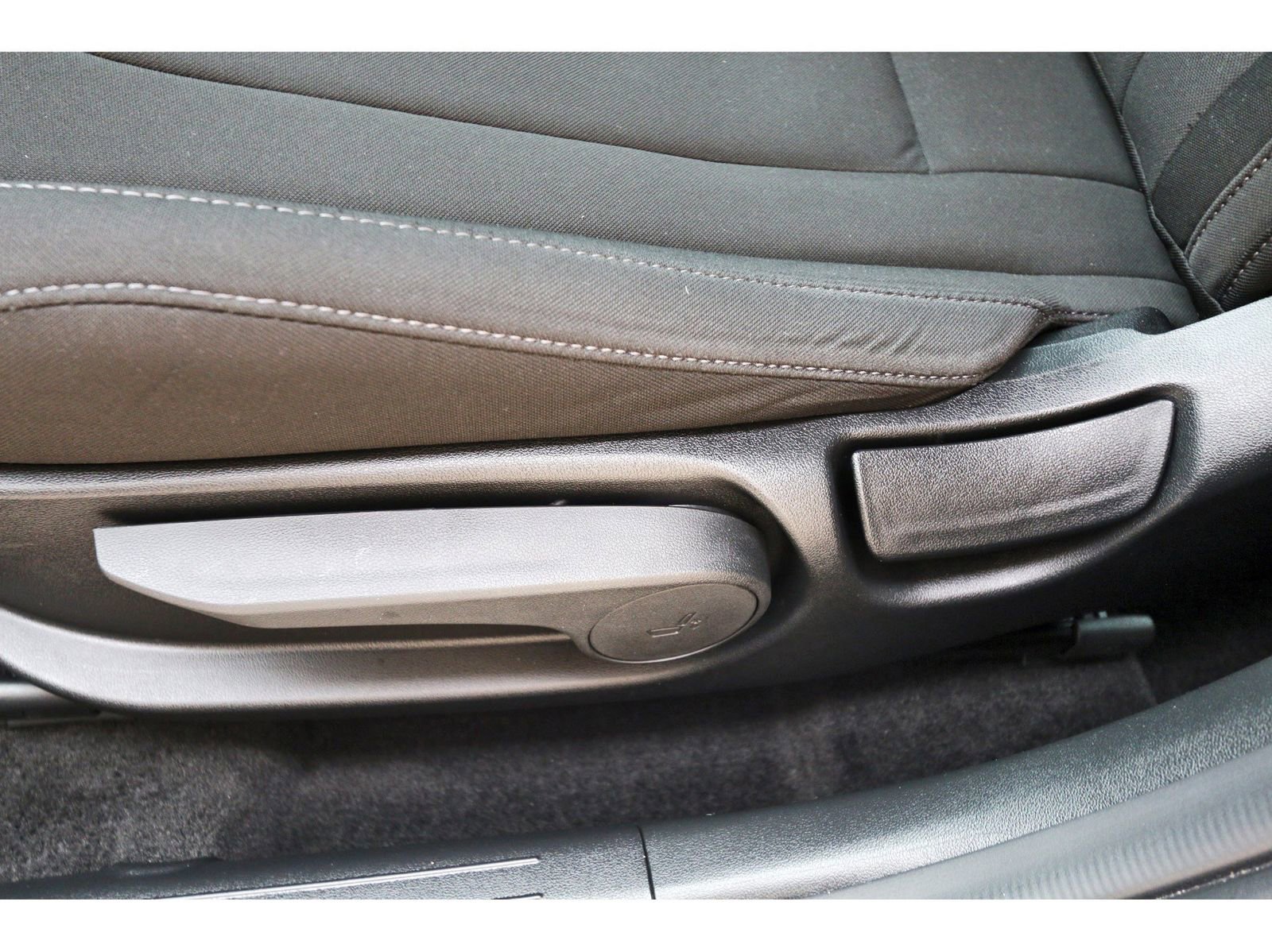 Certified 2025 Hyundai Elantra Sport FWD image 29