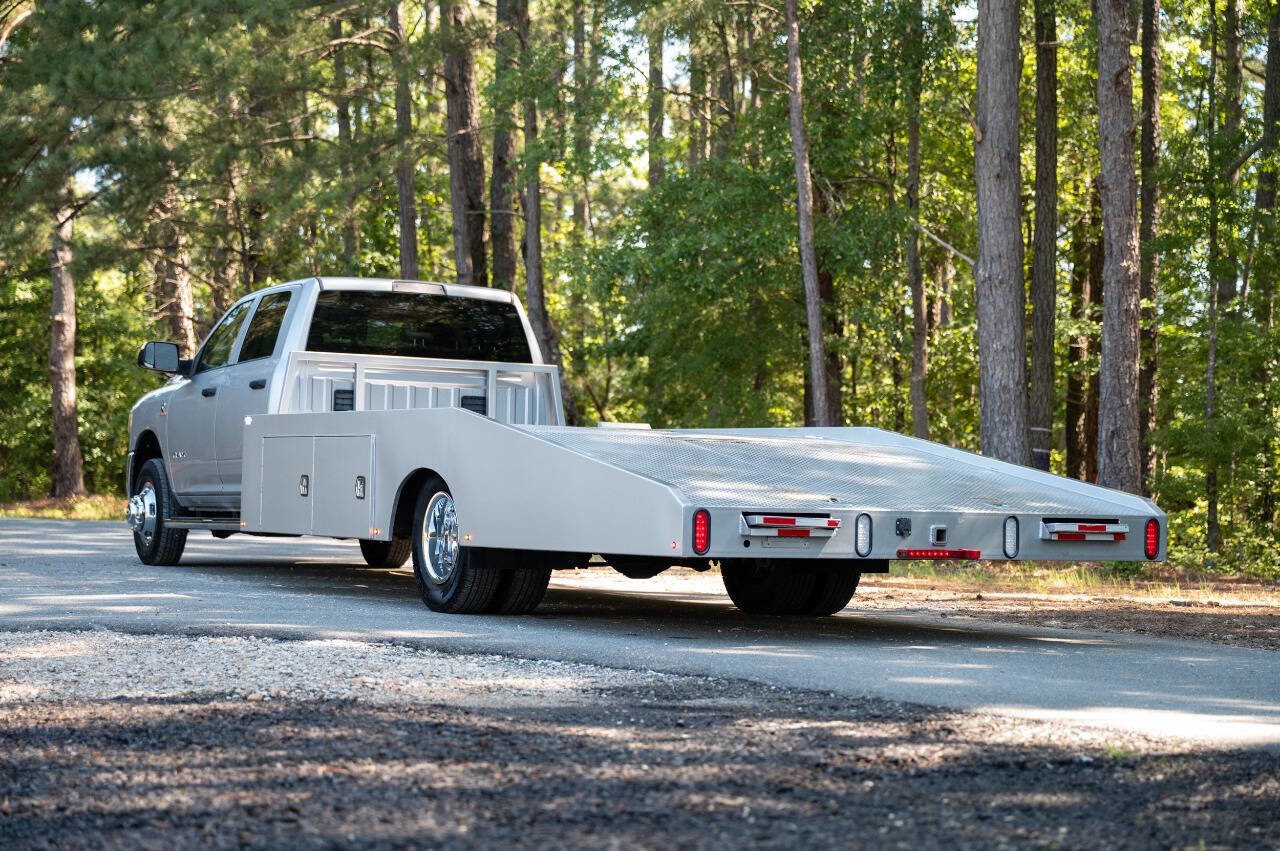 Used 2020 RAM 3500 Tradesman w/ Chrome Appearance Group RWD image 9