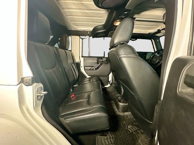 Used 2014 Jeep Wrangler Unlimited Sahara image 24