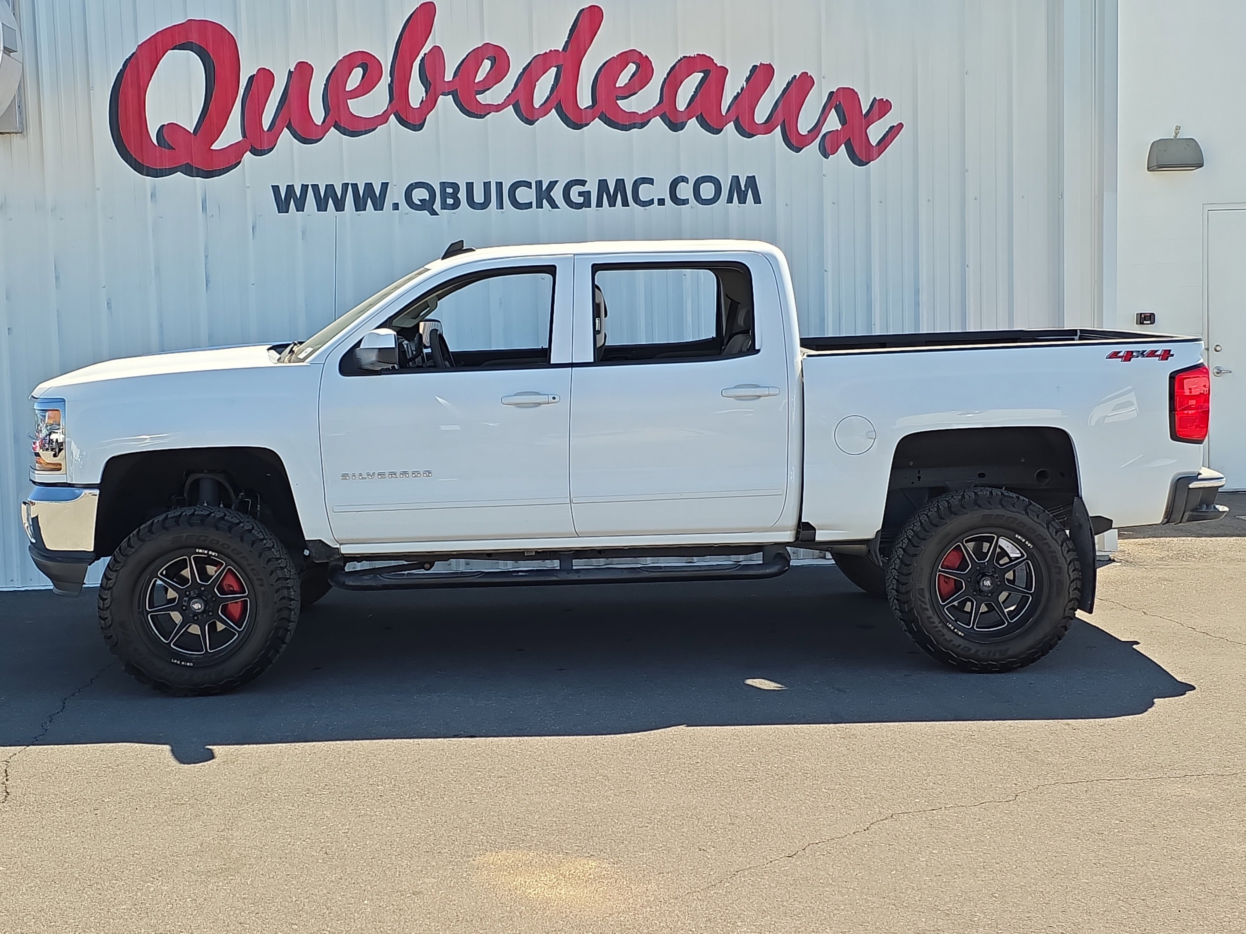 Used 2018 Chevrolet Silverado 1500 LT w/ All Star Edition image 4