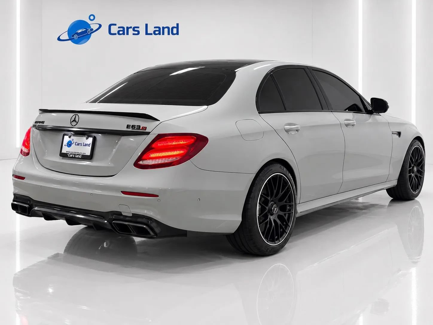 Used 2019 Mercedes-Benz E 63 AMG S w/ Driver Assistance Package image 3