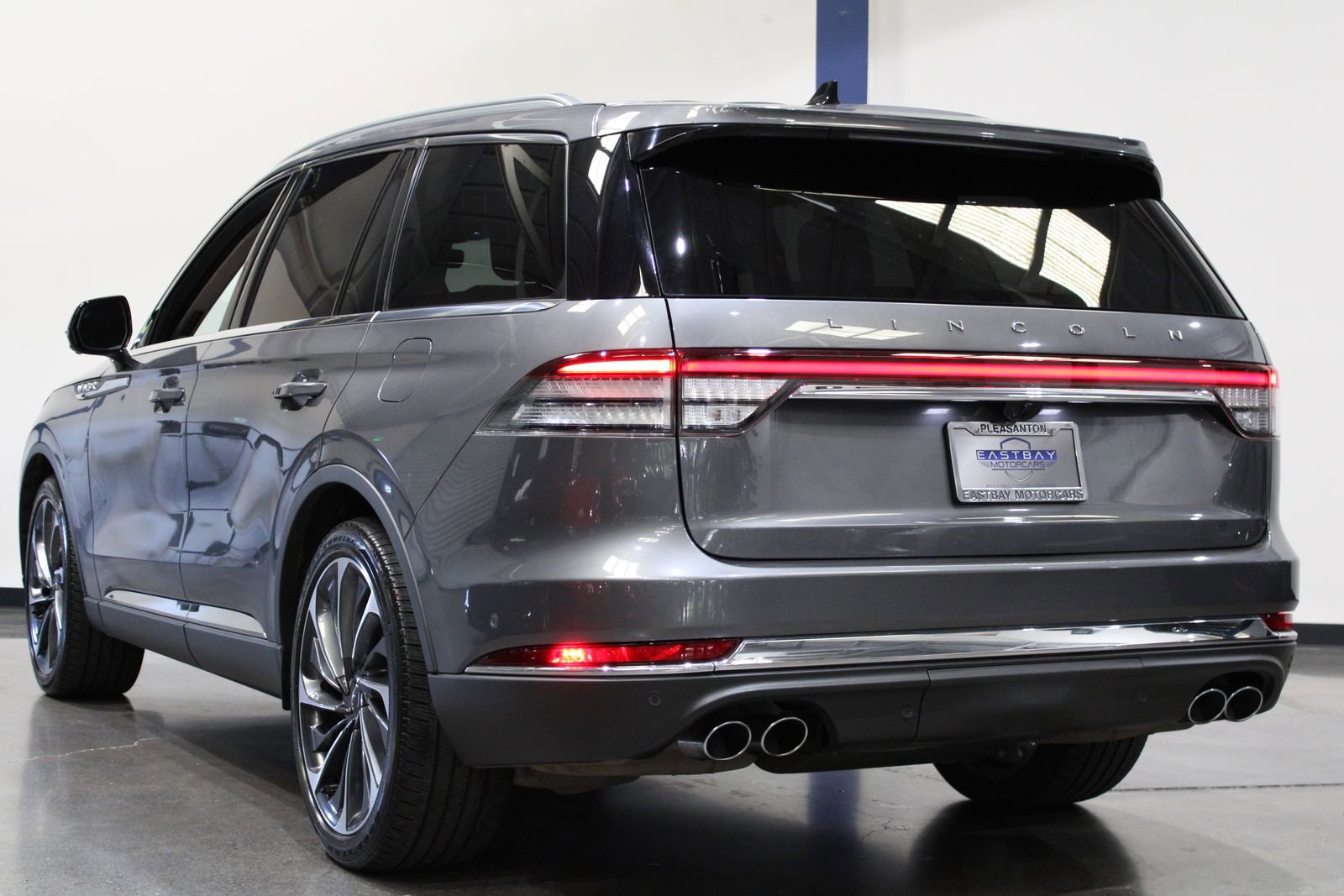 Used 2021 Lincoln Aviator Reserve w/ Equipment Group 202A AWD/4WD image 6