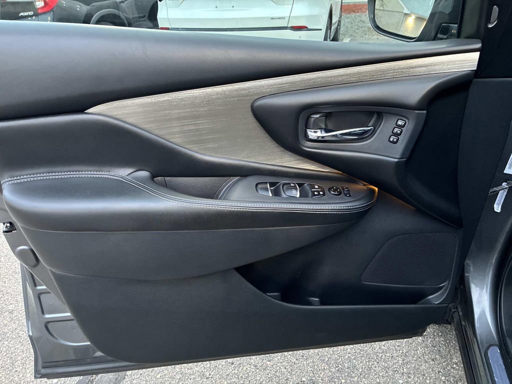 Used 2018 Nissan Murano SL w/ Moonroof Package image 21