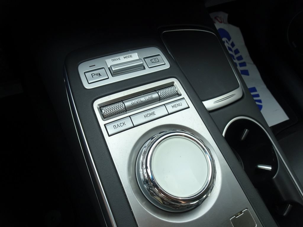 Used 2022 Genesis GV70 2.5T w/ Select Package AWD/4WD image 19