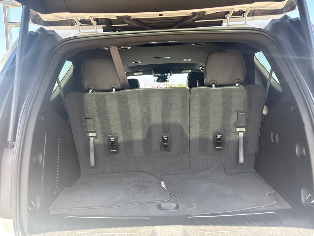 Used 2024 GMC Yukon SLT RWD image 13