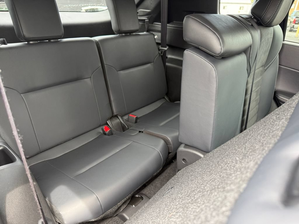 Used 2025 Mitsubishi Outlander SE AWD/4WD image 23