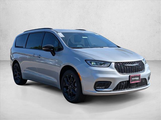 New 2026 Chrysler Pacifica Select w/ S Appearance Package AWD/4WD image 7