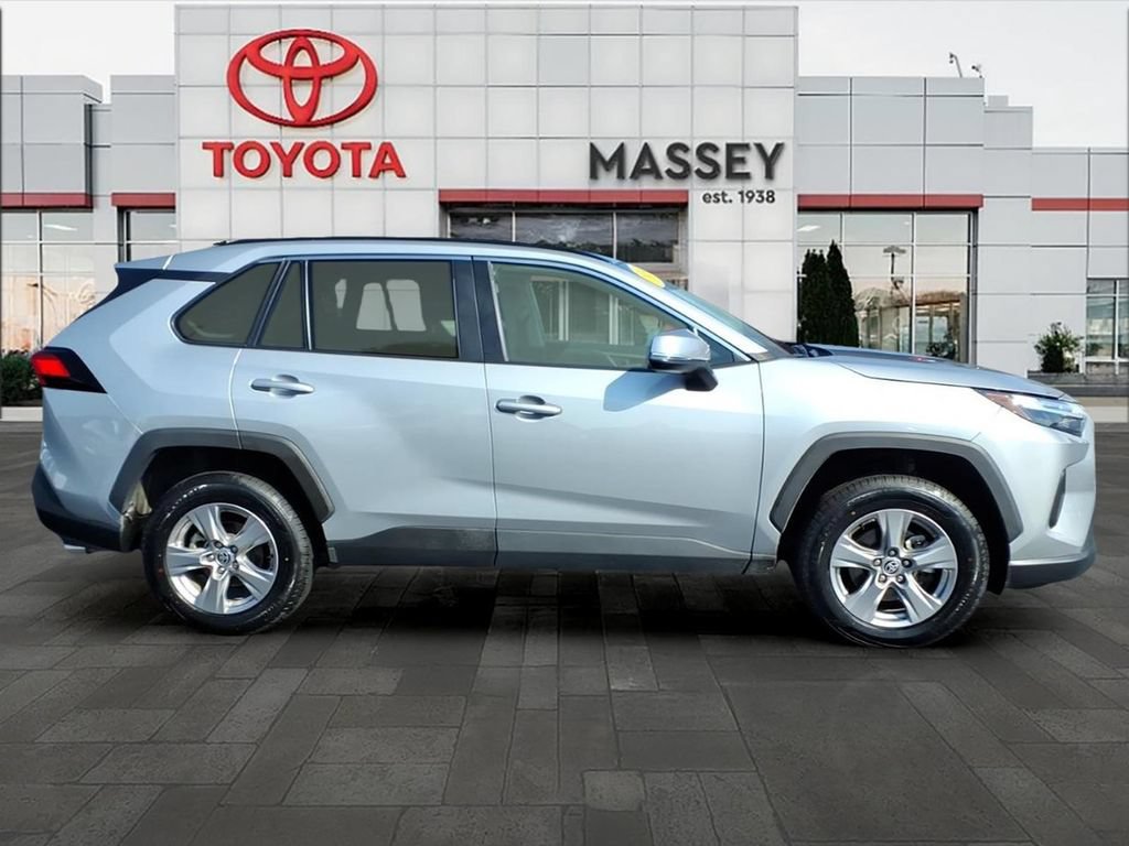 Used 2024 Toyota RAV4 XLE w/ Convenience Package FWD image 2
