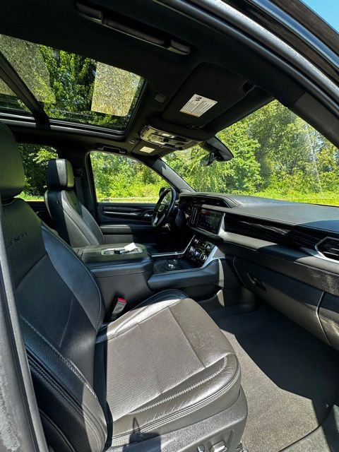 Used 2021 GMC Yukon Denali w/ Denali Premium Package AWD/4WD image 17
