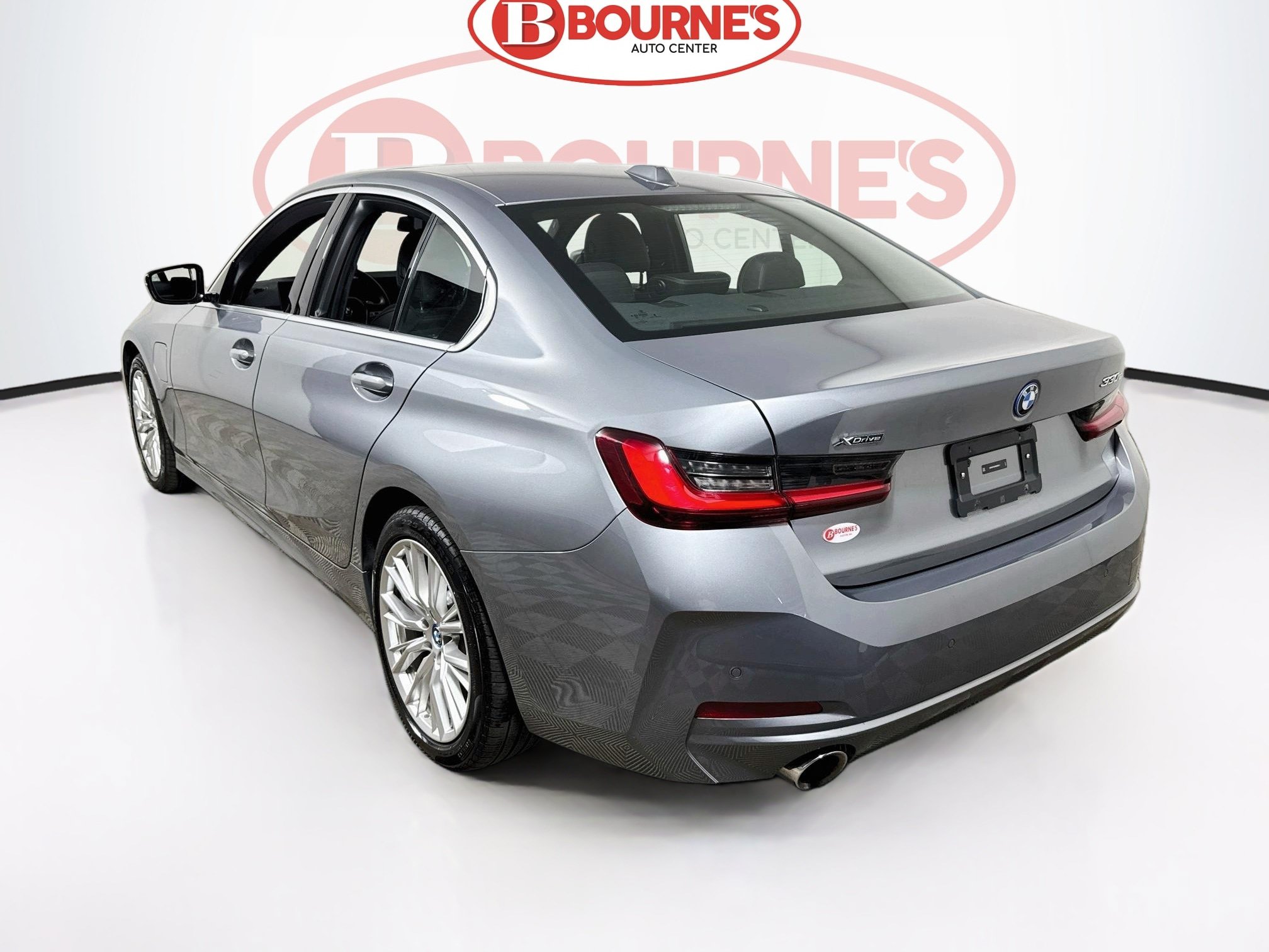 Used 2024 BMW 330e xDrive w/ Premium Package AWD/4WD image 8