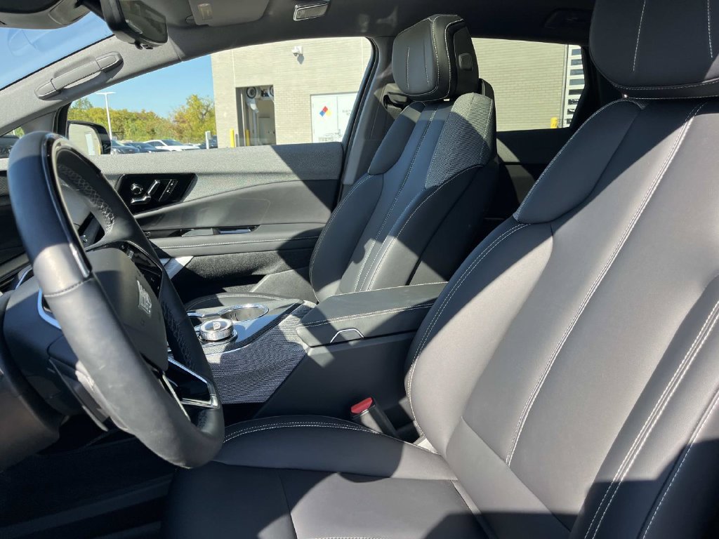Used 2025 Cadillac Optiq Sport 1 AWD/4WD image 25