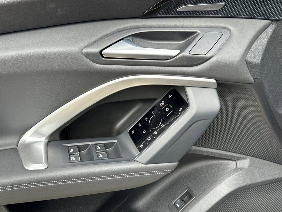 Certified 2025 Audi Q5 Premium w/ Premium Plus AWD/4WD image 17