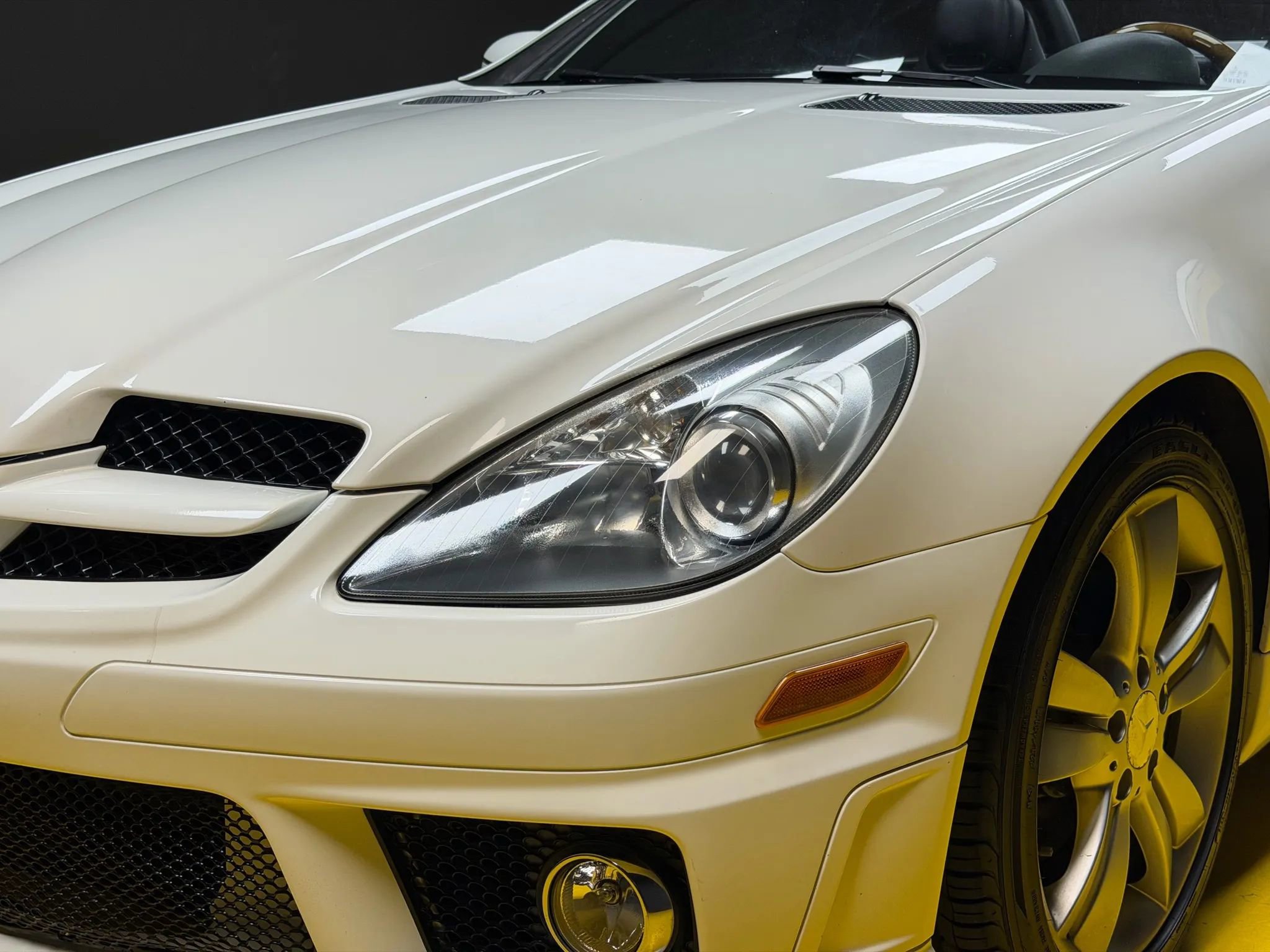 Used 2011 Mercedes-Benz SLK 300 image 7