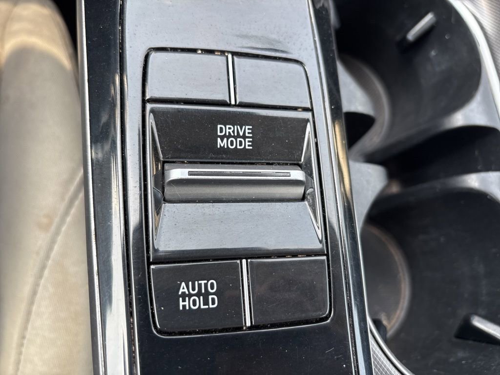 Used 2023 Hyundai Sonata SE w/ Cargo Package image 22