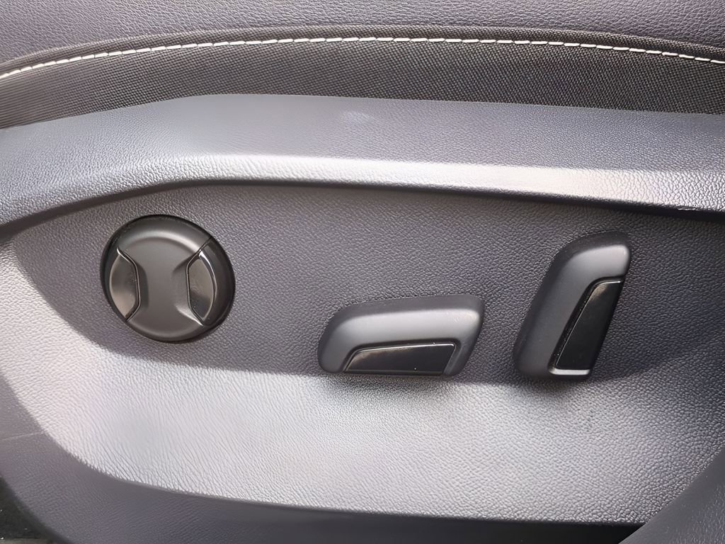 Used 2024 Volkswagen Taos SE image 20