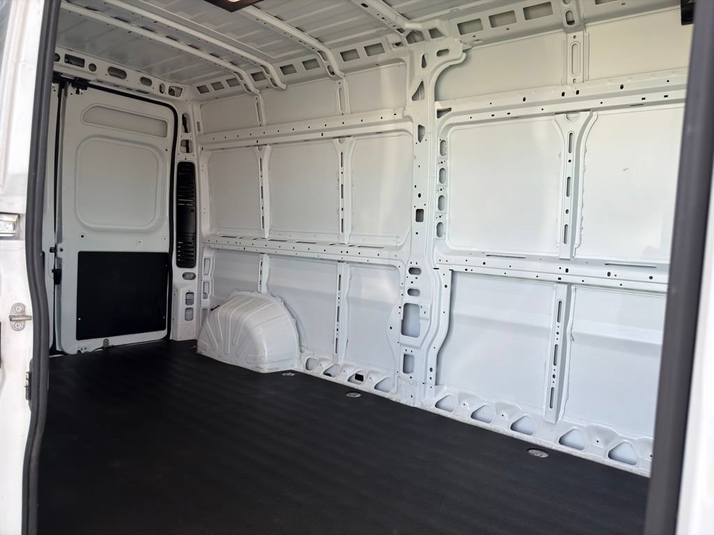 Used 2024 RAM ProMaster 2500 w/ Convenience Group FWD image 34