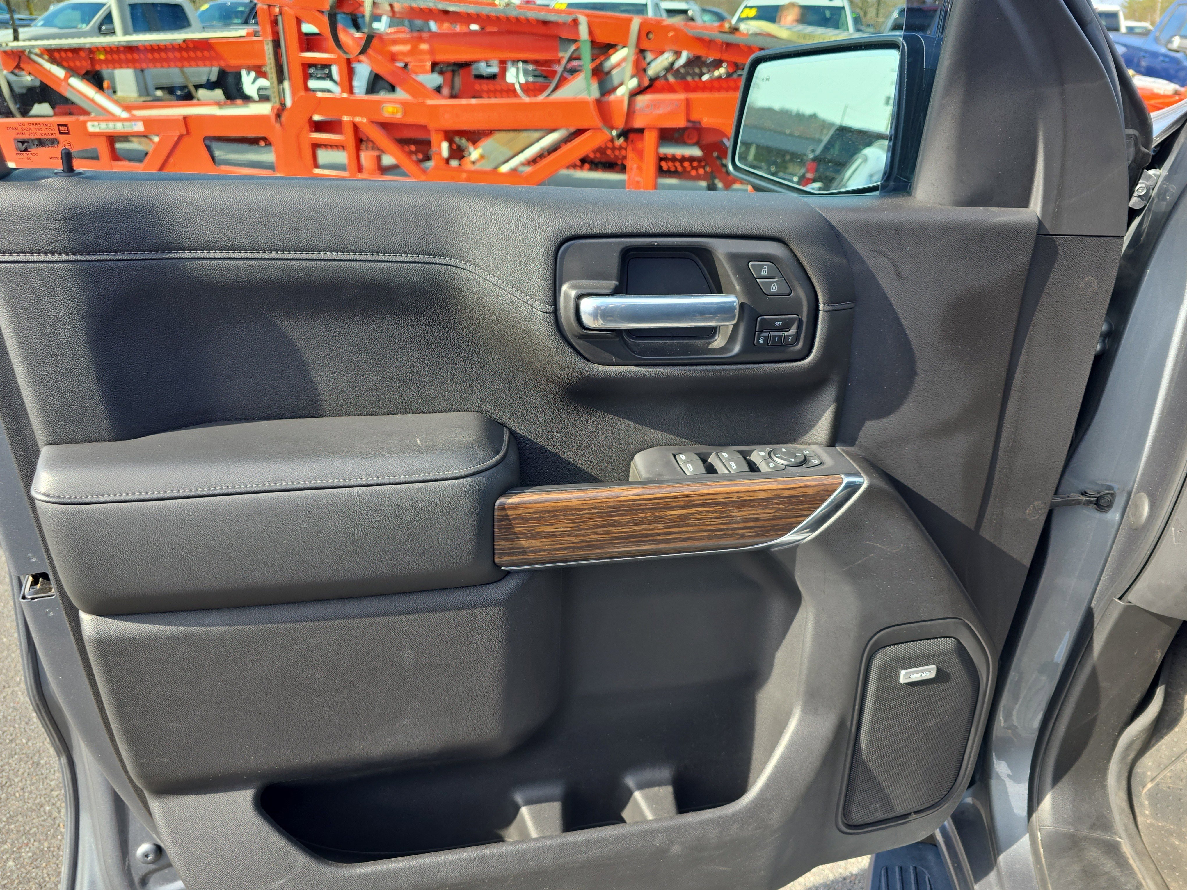 Used 2021 Chevrolet Silverado 1500 High Country w/ Technology Package image 17