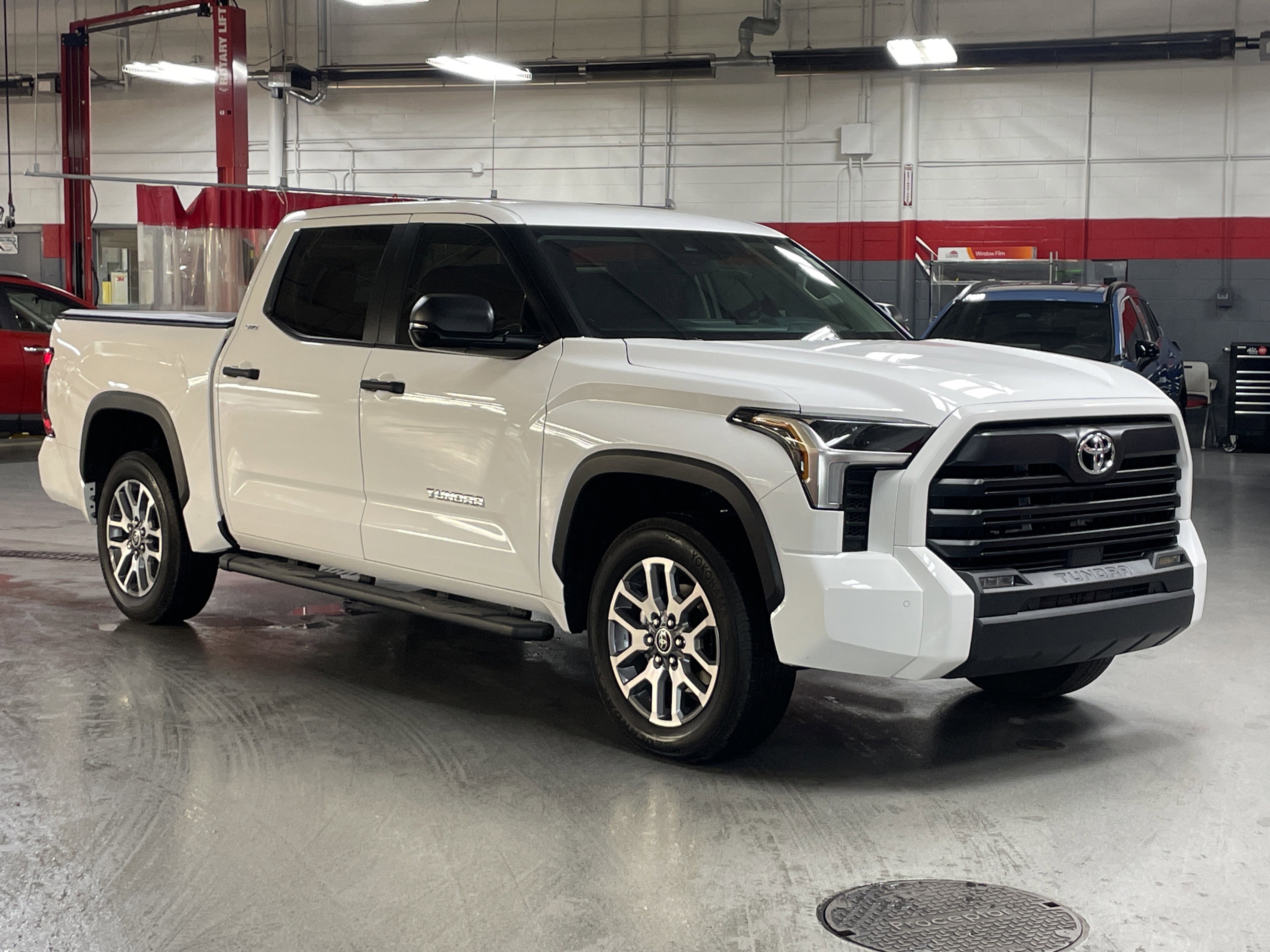 Used 2024 Toyota Tundra SR5 w/ SR5 Convenience Package RWD image 2