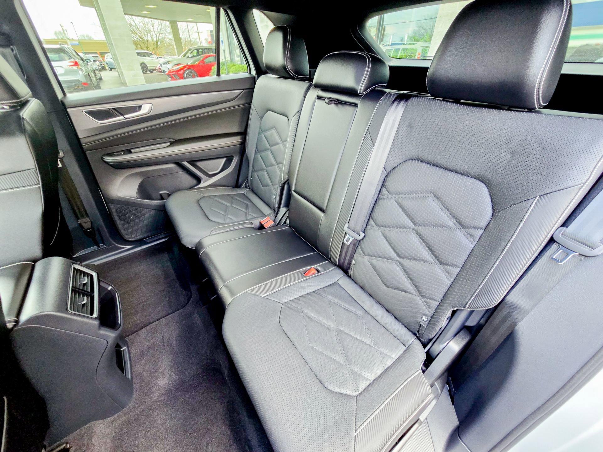 Used 2024 Volkswagen Atlas Cross Sport SE image 20