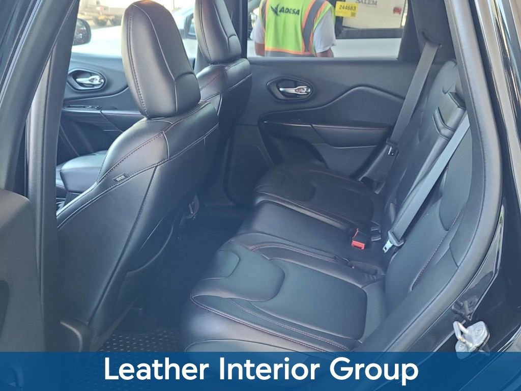 Used 2014 Jeep Cherokee Trailhawk w/ Technology Group AWD/4WD image 6