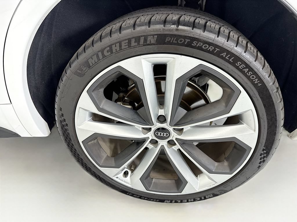 Used 2023 Audi Q5 2.0T Premium Plus w/ Premium Plus Package AWD/4WD image 29