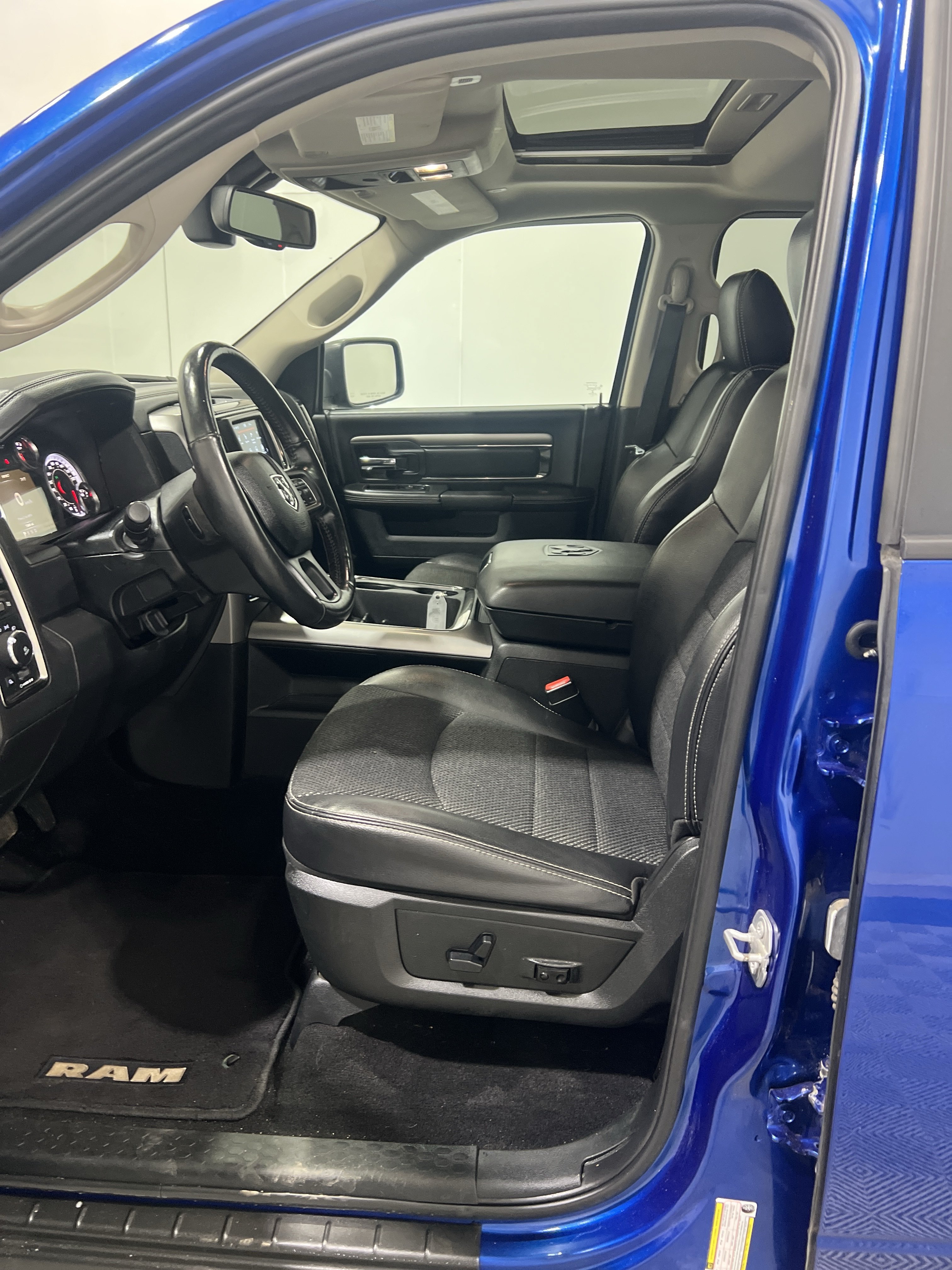Used 2018 RAM 1500 Sport w/ Sport Premium Group AWD/4WD image 10