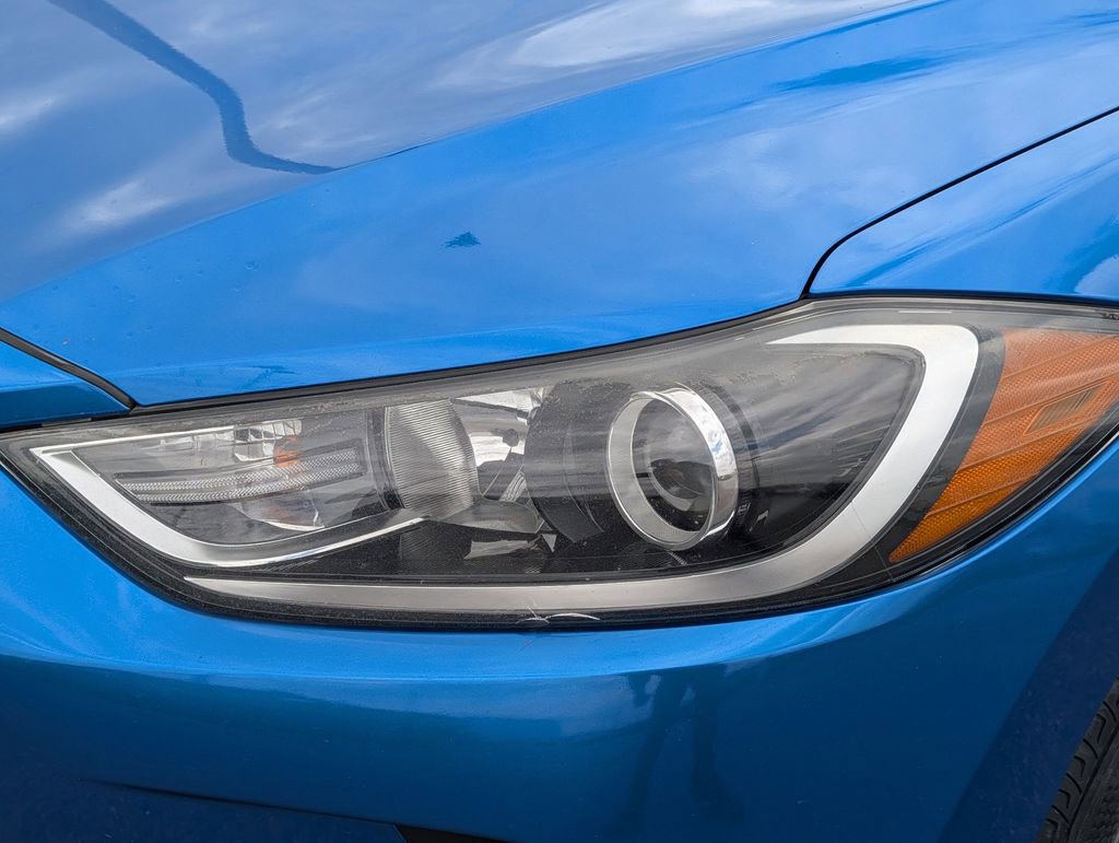 Used 2017 Hyundai Elantra SE image 16