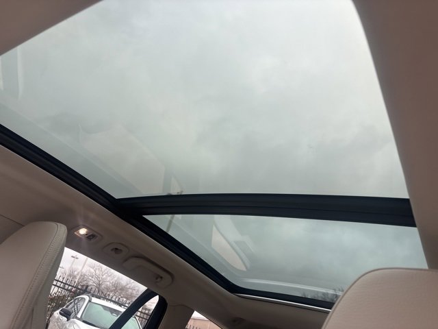 Used 2021 Volvo V60 T5 Cross Country w/ Climate Package image 10