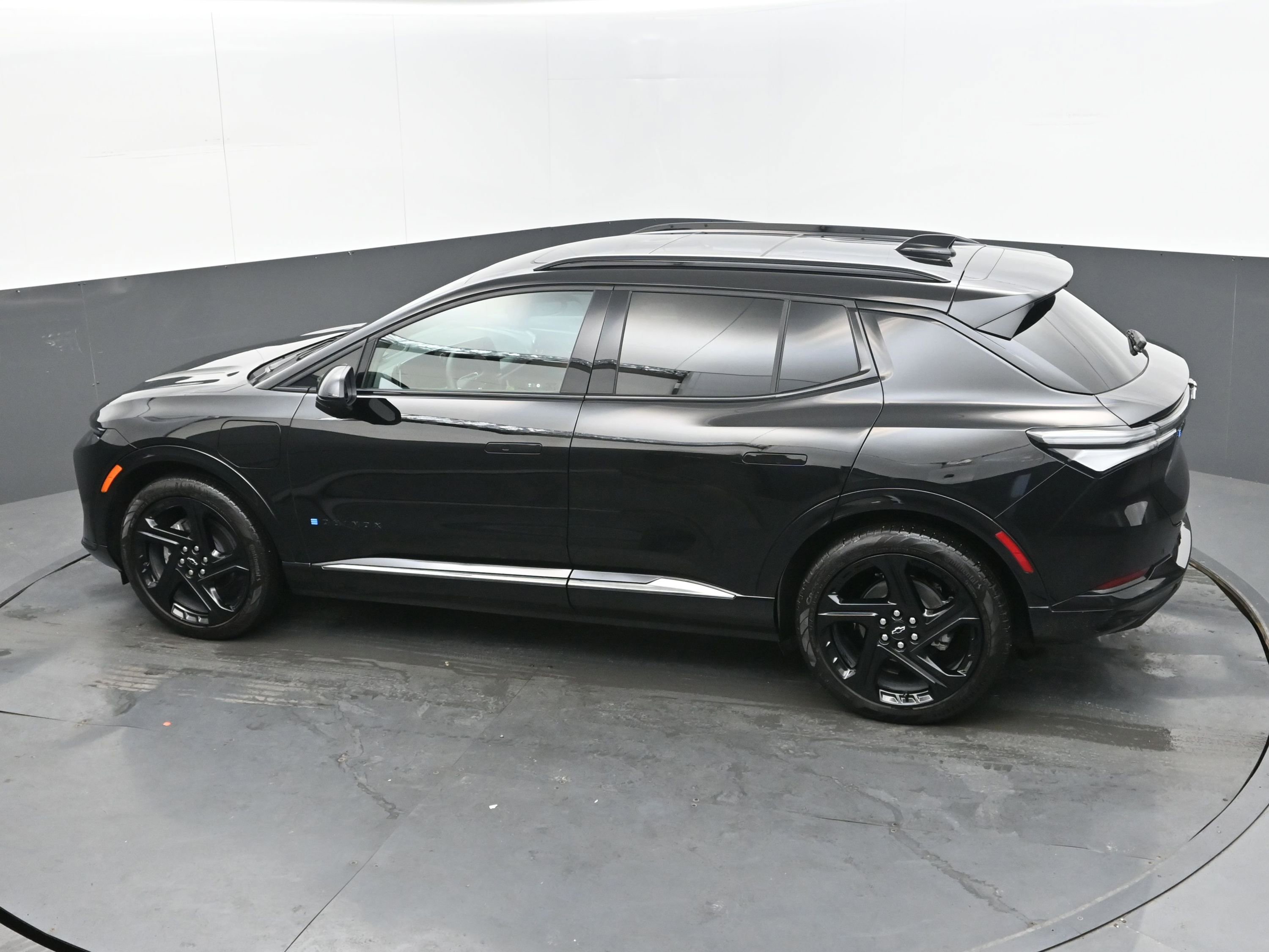 New 2025 Chevrolet Equinox EV RS w/ Convenience Package II image 32