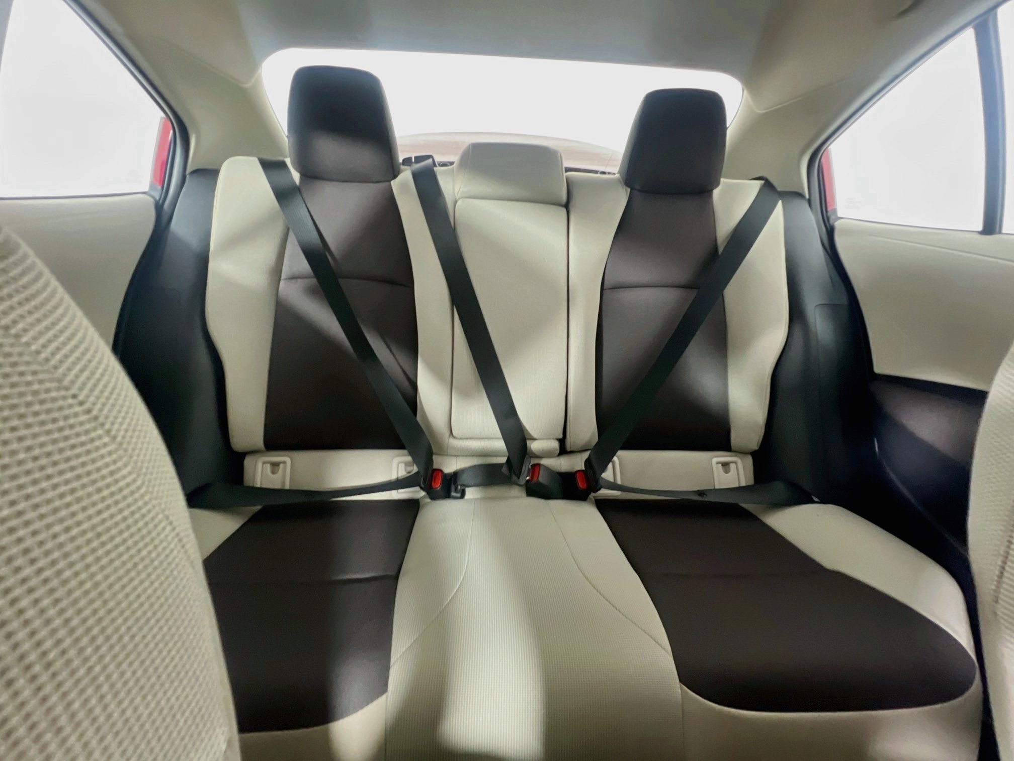 Used 2025 Toyota Corolla LE FWD image 31