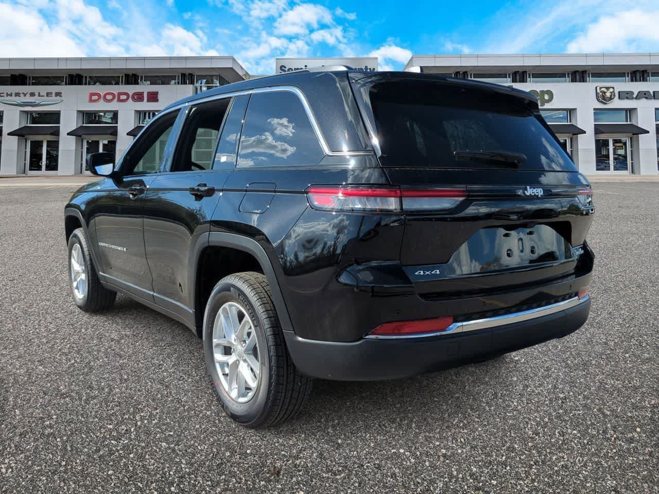 New 2026 Jeep Grand Cherokee Laredo X AWD/4WD image 6