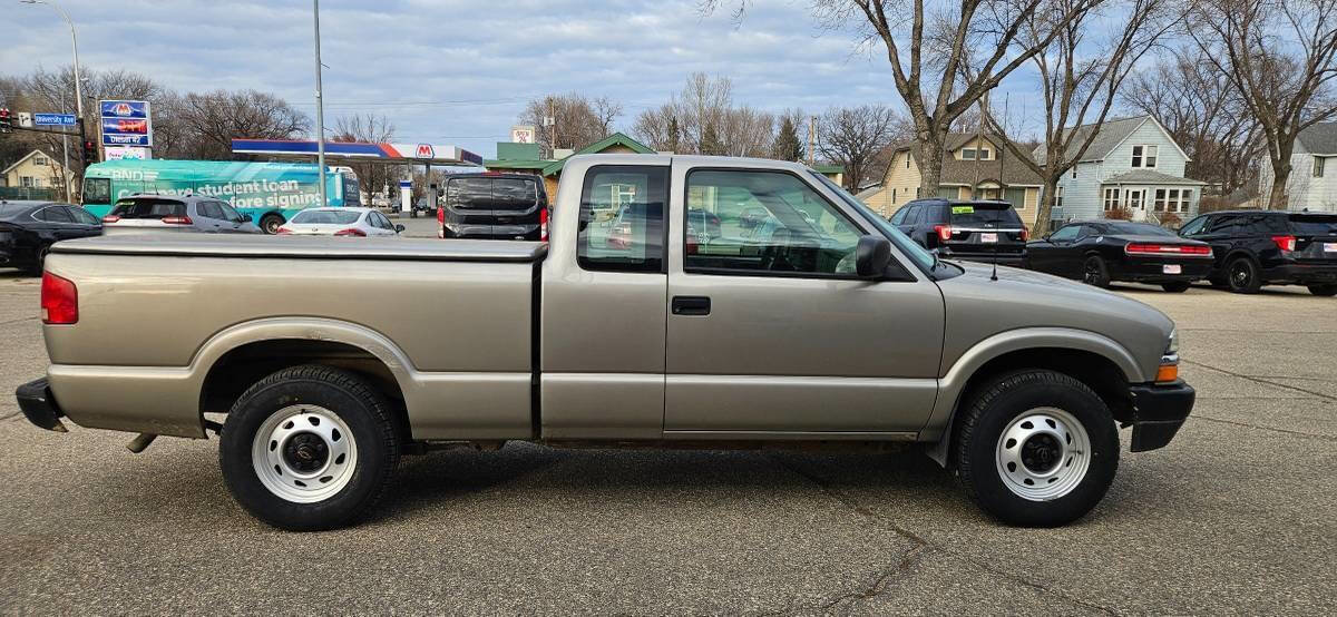 Used 2003 Chevrolet S10 Pickup 4x4 Extended Cab w/ Cold Climate Package image 4